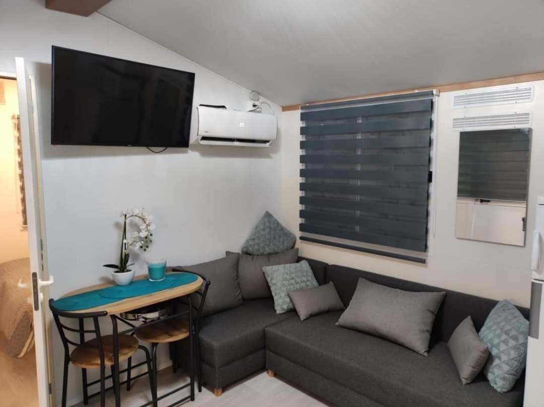 Dalmacia Mobile Homes And Caravans At The Beach Privlaka  Exterior foto